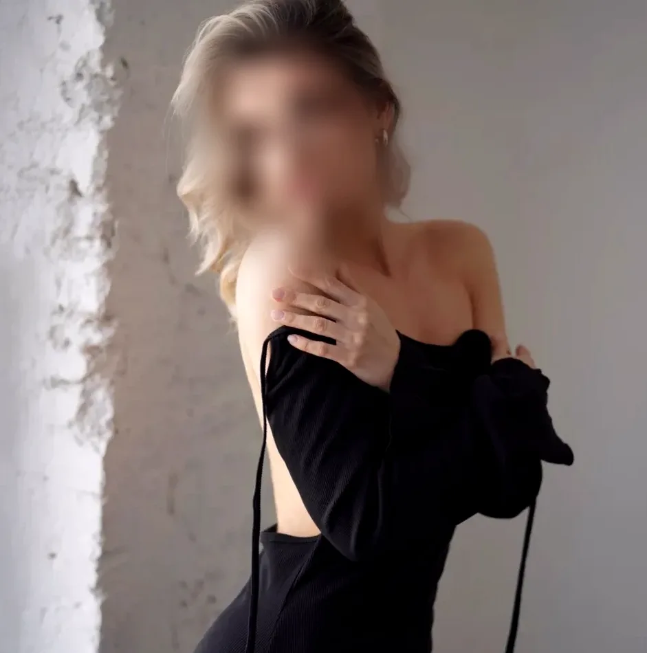Antonia, 25