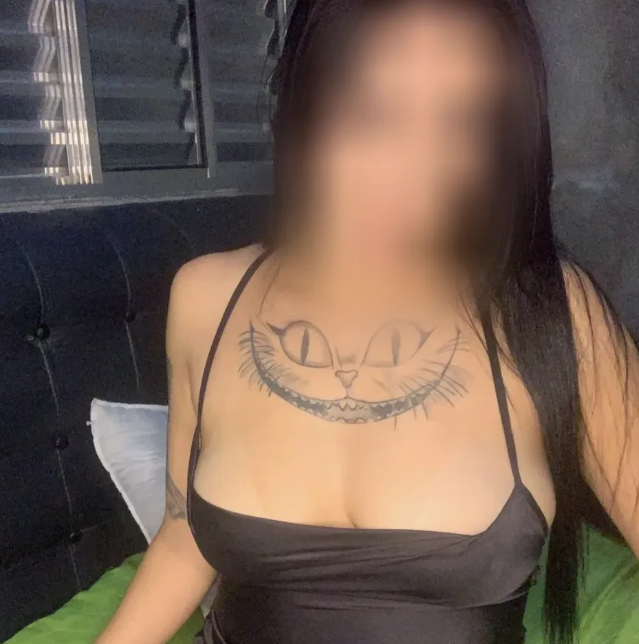 Ela, 27