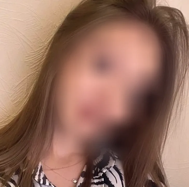 Selina, 22