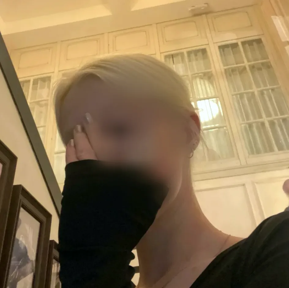 Simone, 24