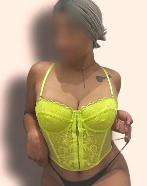 Sophie, 27